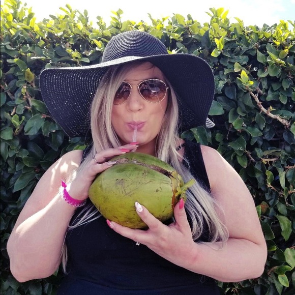 Meet your Posher, Becky - Picture 3 of 7